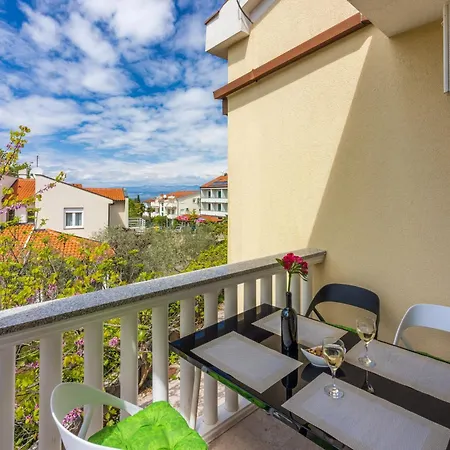 Apartment Vesna Malinska