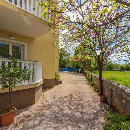 Apartment Vesna Malinska